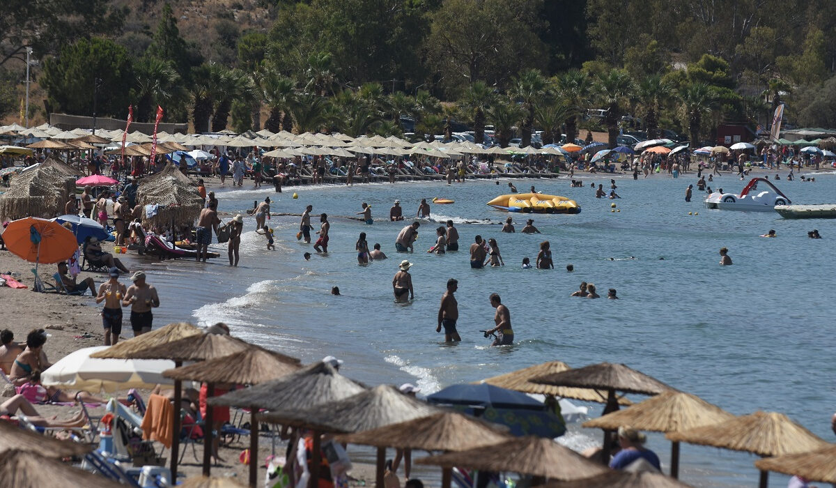 «Μαζεύει» τις προβλέψεις για τα κρούσματα τον Αύγουστο ο Σαρηγιάννης