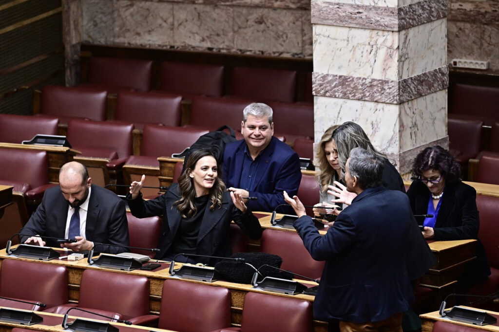 Προκάλεσε έκπληξη – Δεν καταψήφισαν οι «11» το νομοσχέδιο για τους servicers