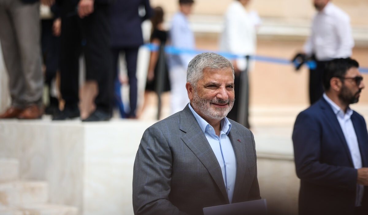 Μαξίμου: Στόχος η «ασφυξία» Πατούλη – Οι μισοί και πλέον σύμβουλοι δεν κατεβαίνουν μαζί του