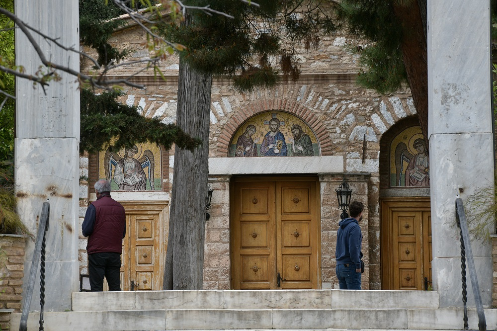 Ανοίγουν οι εκκλησίες στις 4 και στις 17 Μαϊου