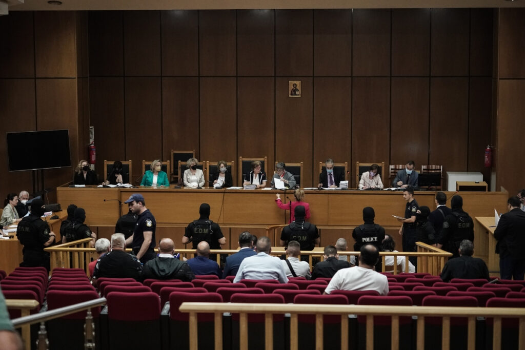 Προσωρινή διακοπή στη δίκη της Χρυσής Αυγής – Φωτογραφίες από τις συγκεντρώσεις στο Εφετείο
