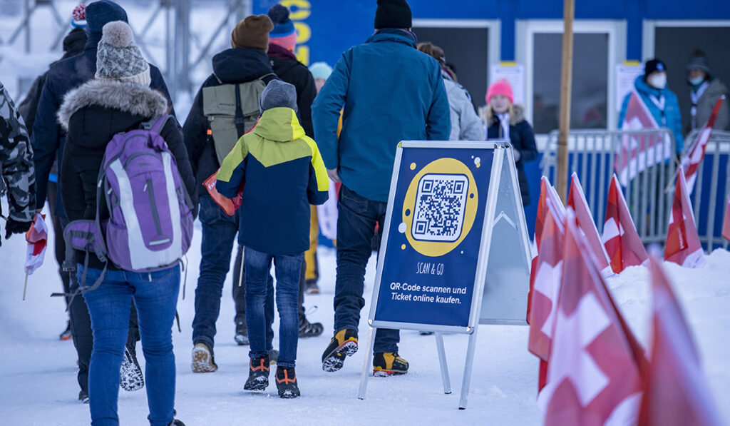 Η Ελβετία αίρει σχεδόν όλους τους περιορισμούς – Χρήση μάσκας μόνο σε ΜΜΜ και νοσοκομεία