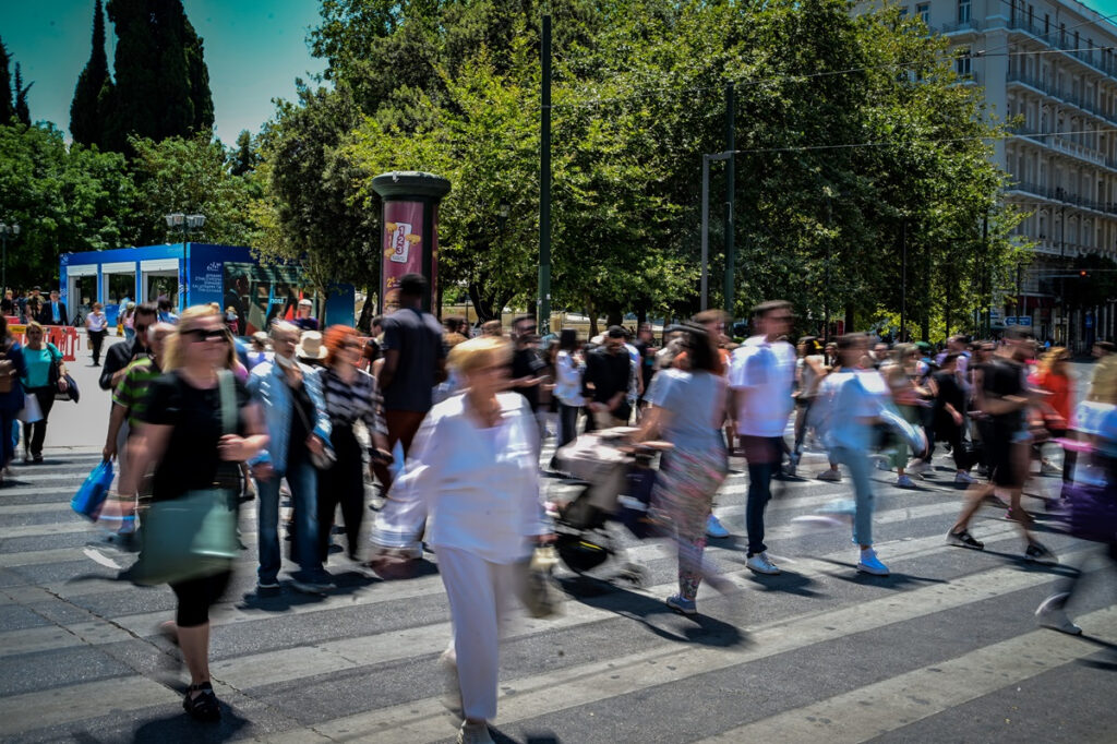 Καιρός: Σάββατο με θερμοκρασίες που φτάνουν και τους 30 βαθμούς – Πού θα βρέξει