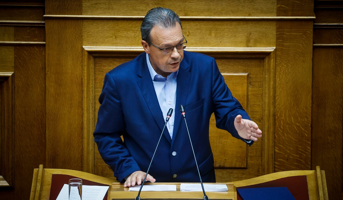 Φάμελλος: Μηνύματα στο ΠΑΣΟΚ για φλερτ με ΝΔ στο άρθρο 16 – Επίθεση σε Φλωρίδη για τις ασυλίες τραπεζιτών