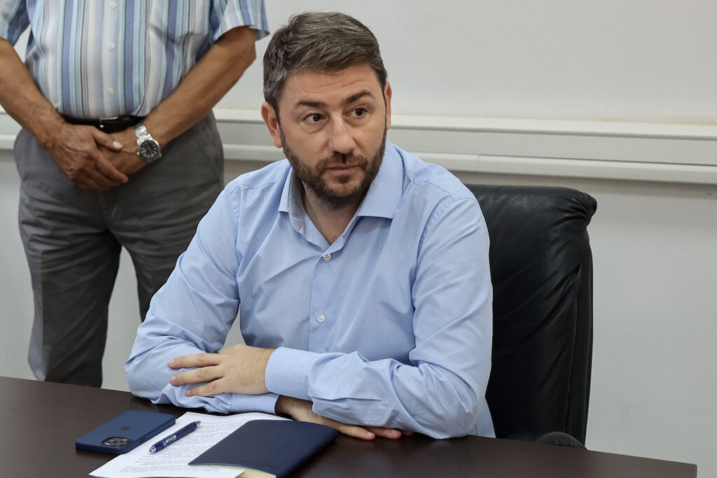 Νέες αθλιότητες σε βάρος Ανδρουλάκη: Αφήνουν υπονοούμενα για την προσωπική του ζωή!