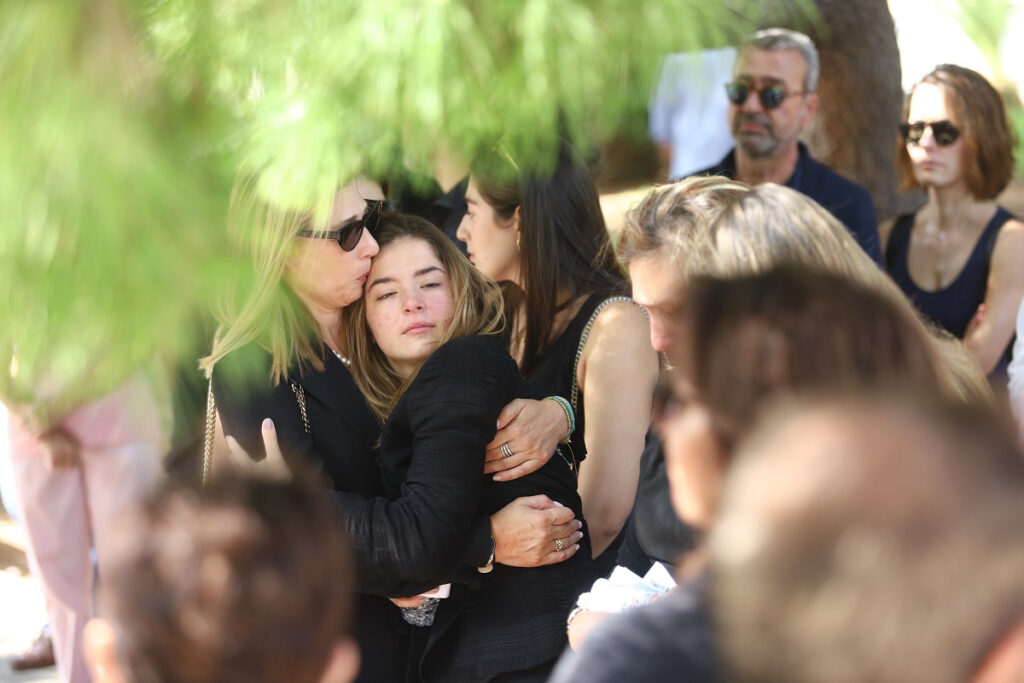 Γιάννης Ιωαννίδης: Ράγισε καρδιές ο επικήδειος της κόρης του – «Κοουτσάρα μου το παιχνίδι δεν τελείωσε, πήρες τάιμ άουτ»