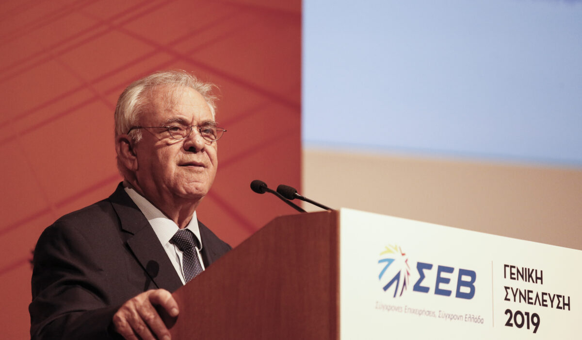 Δραγασάκης στον ΣΕΒ: Βιώσιμες λύσεις και διατηρήσιμα αποτελέσματα