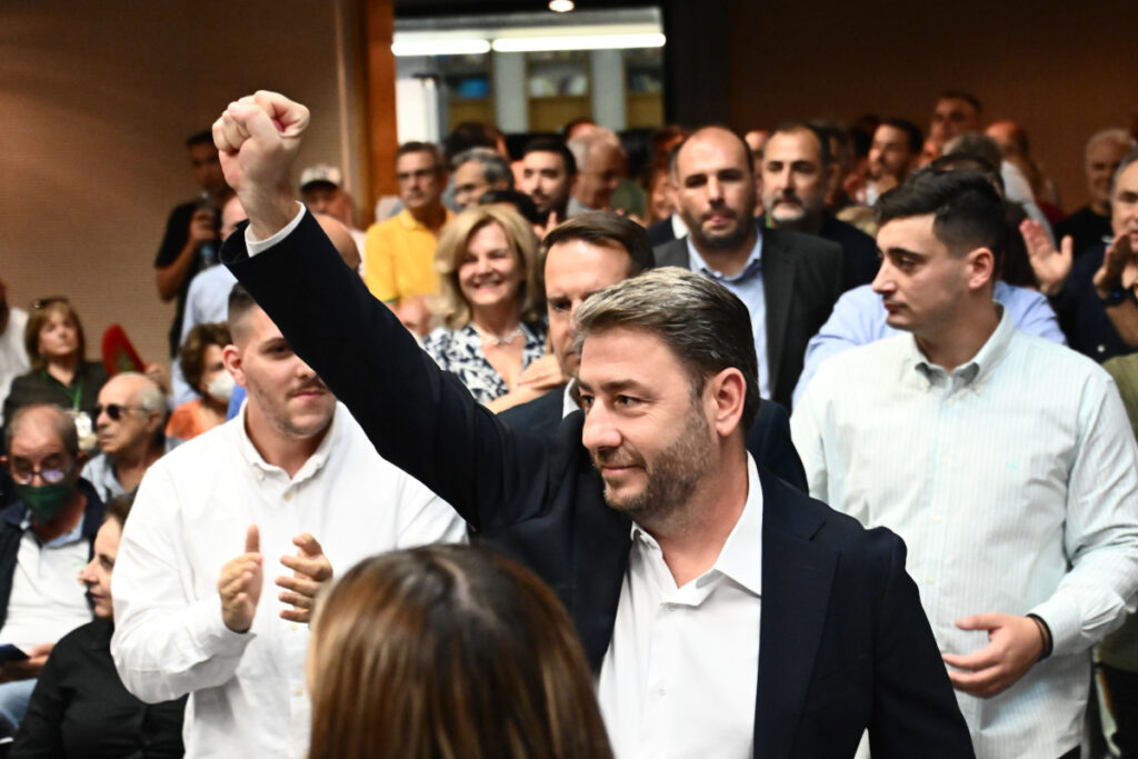 «Καρφιά» Ανδρουλάκη σε Δούκα: Δεν χωρίζω τον κόσμο του ΠΑΣΟΚ σε «70% – 30%»