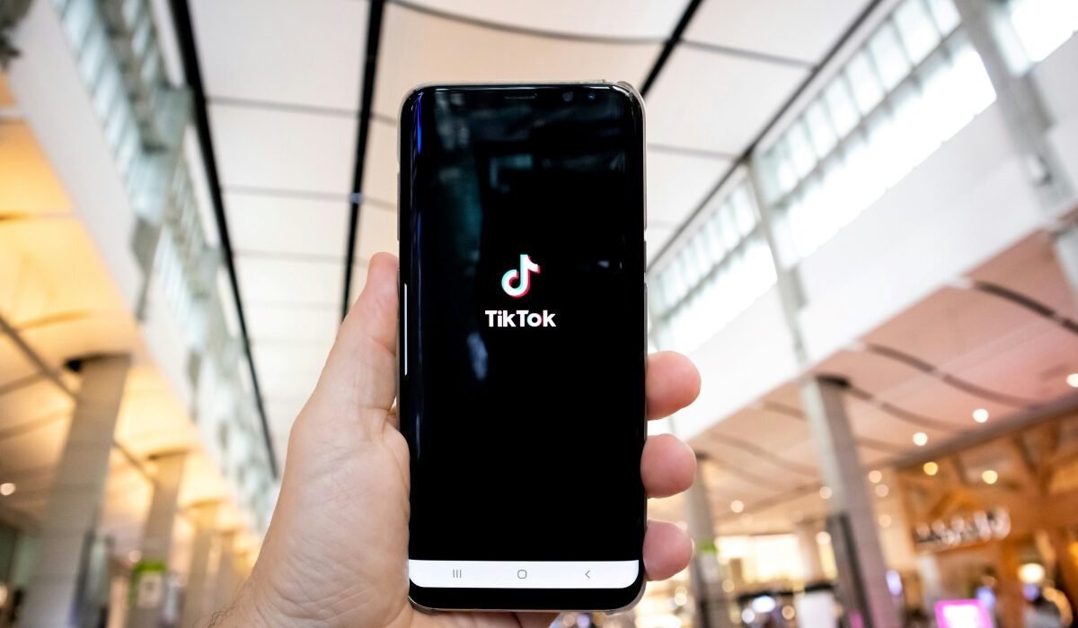 Η Φον Ντερ Λάιεν «δείχνει» απαγόρευση του TikTok και στην Ευρώπη