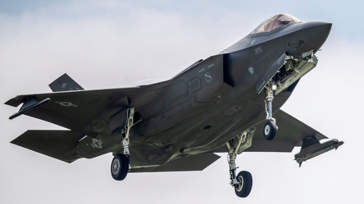 Οι ΗΠΑ θα πουλήσουν 32 μαχητικά F-35 στην Πολωνία