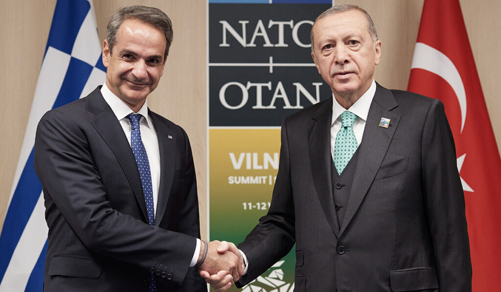 Ελληνοτουρκικά: Η κυβέρνηση δεν ενημερώνει τα κόμματα, τα κόμματα δεν ζητούν ενημέρωση!