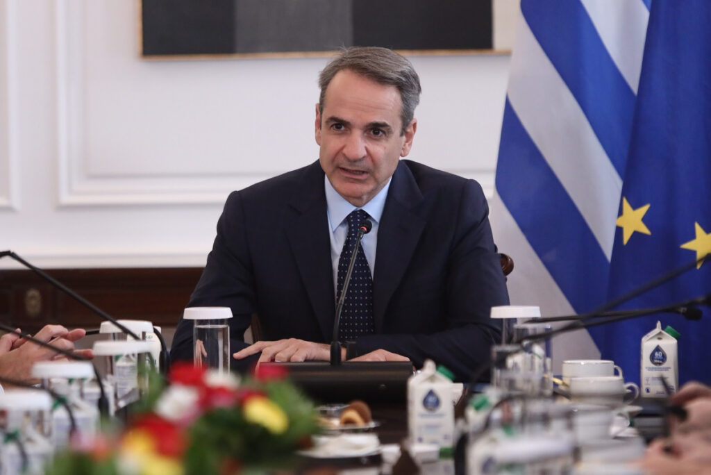 Ο νέος κατώτατος μισθός από 1η Απριλίου: Στα 830 ευρώ – Τα καθαρά