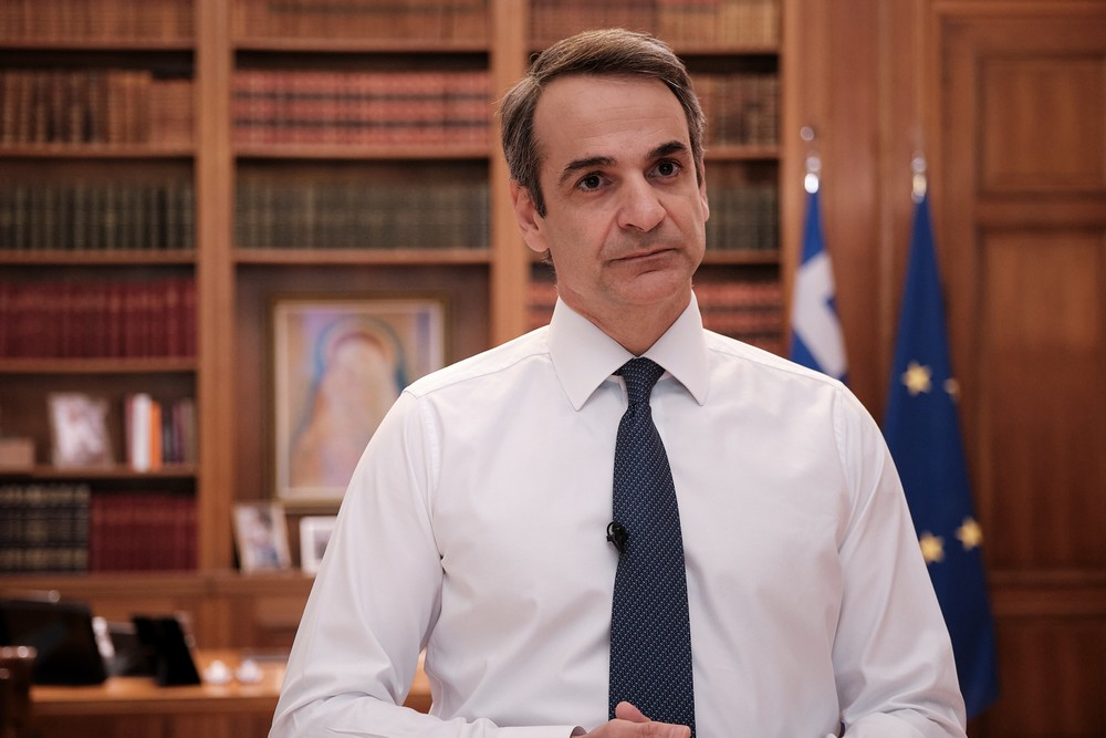 Μητσοτάκης: Πάμε όλοι οι αρχηγοί με επικεφαλής την Πρόεδρο να καταθέσουμε ένα λουλούδι