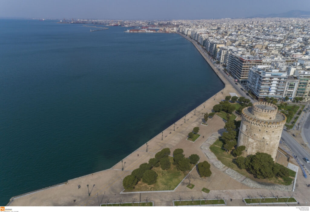 Θεσσαλονίκη: Νεκρή γυναίκα που έπεσε στον Θερμαϊκό