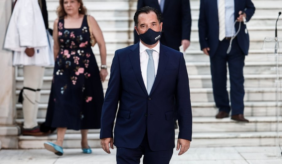 Με κορονοϊό ο Άδωνις Γεωργιάδης – Εμβολιασμένος ο υπουργός