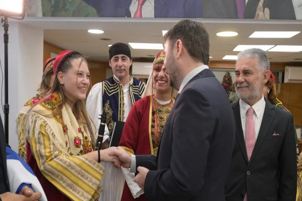 Νίκος Ανδρουλάκης: Στη Χαριλάου Τρικούπη άκουσε τα χριστουγεννιάτικα κάλαντα