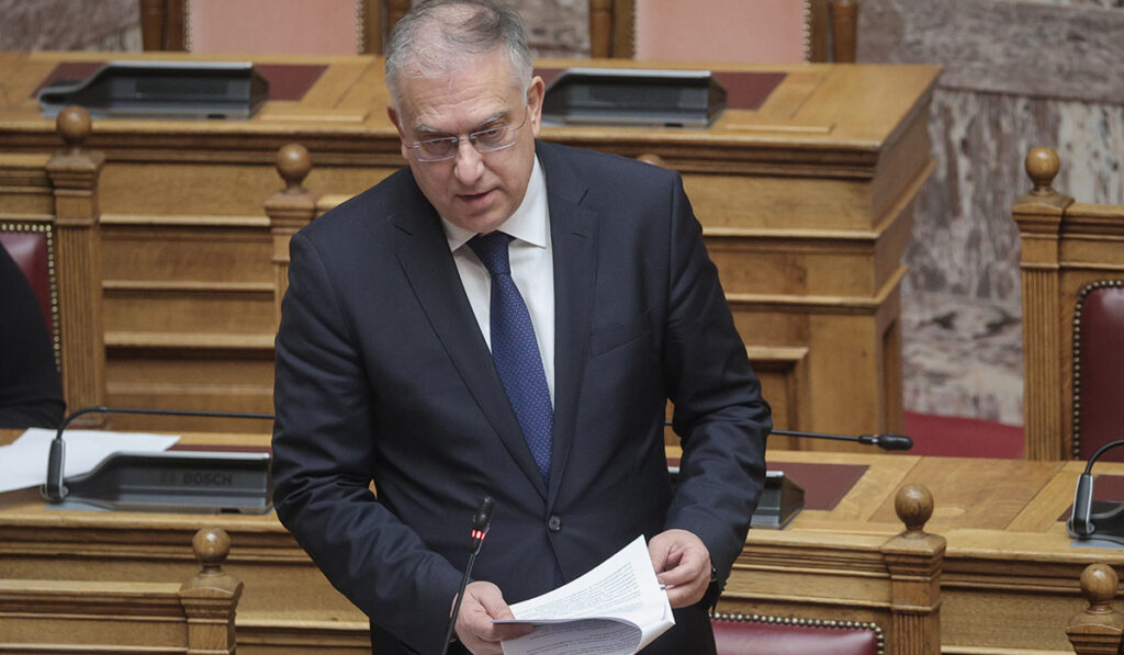 Μήνυση Θεοδωρικάκου στον απόστρατο αστυνομικό για την υπόθεση του γιου του