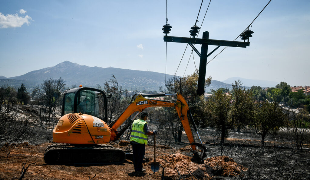 Χωρίς ρεύμα 17.000 νοικοκυριά σε Αττική και Εύβοια