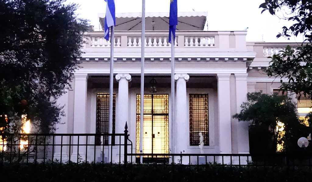 Στην έξοδο (πάλι) κορυφαίος τραπεζίτης