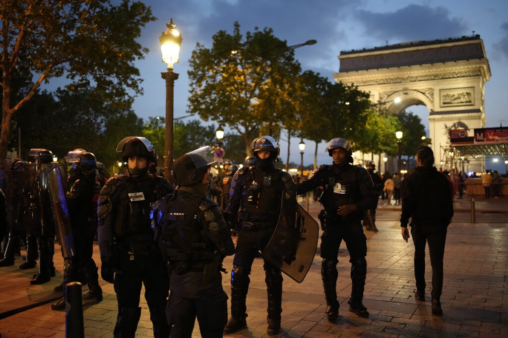 Γαλλία: Η ηρεμία επέστρεψε, αλλά ο Μακρόν μετρά πληγές – 4.000 συλλήψεις σε 6 μέρες, 20 εκατ. ζημιές
