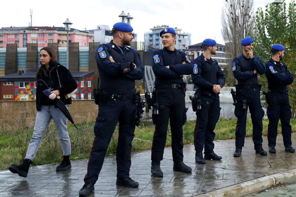 Εκρήξεις και σειρήνες λίγο πριν από τις εκλογές στο Κοσσυφοπέδιο