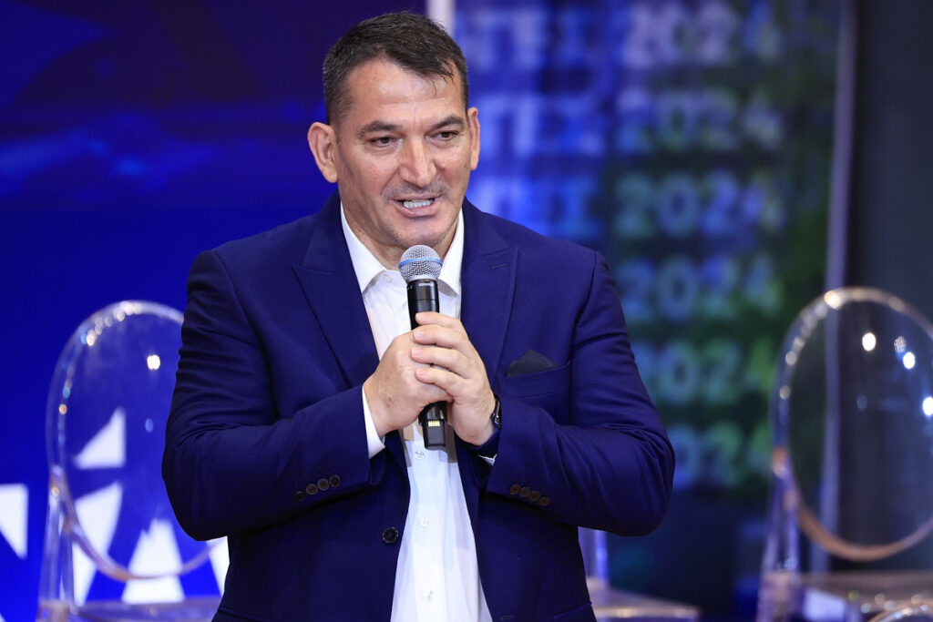 Πύρρος Δήμας: Μπάρα