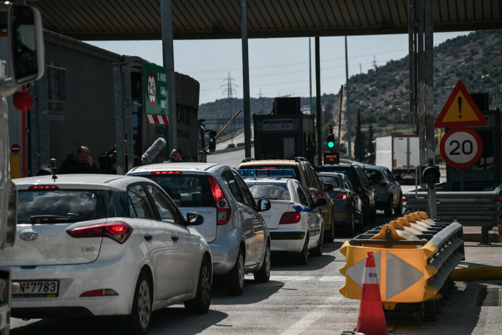 Έξοδος εκδρομέων για την 25η Μαρτίου: Πάνω από 84.000 οχήματα έφυγαν από χθες