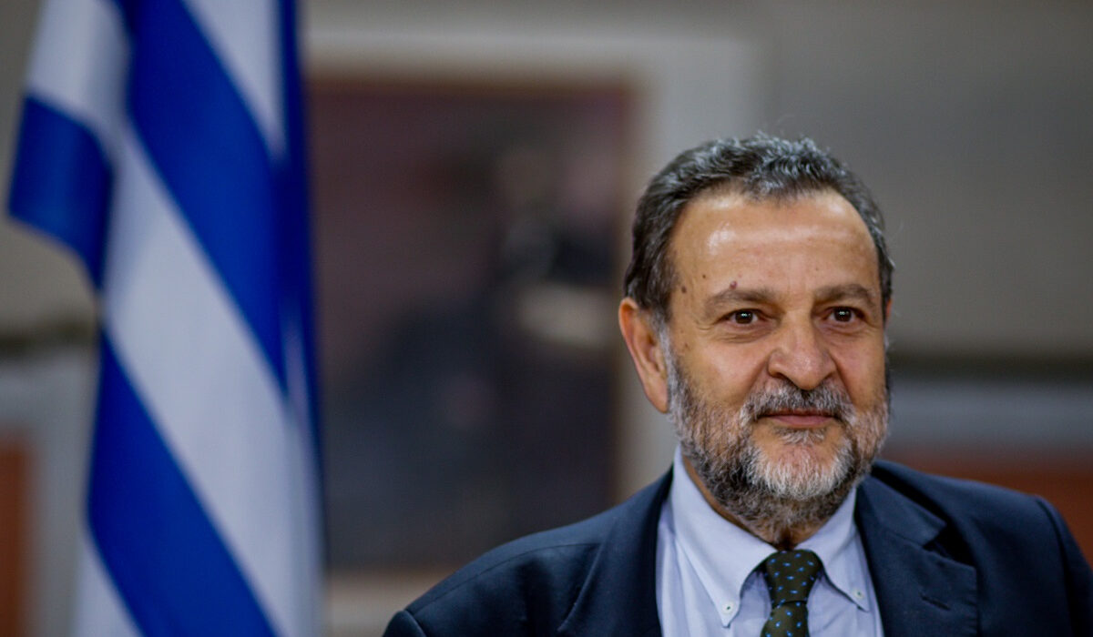 Βασίλης Κεγκέρογλου: Χρέη