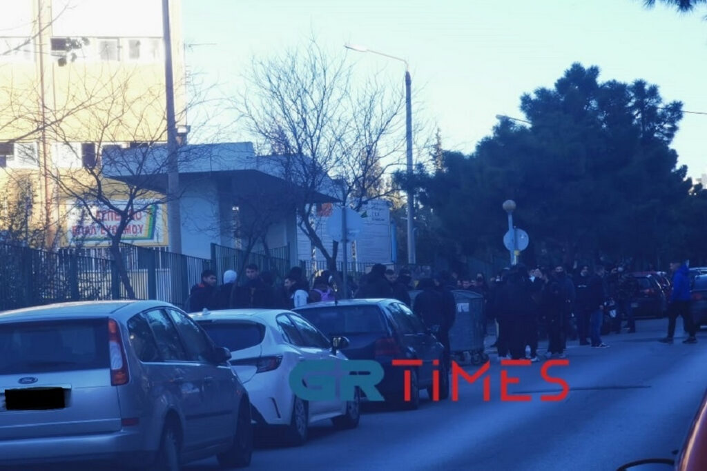 ΕΠΑΛ Ευόσμου: Υπό κατάληψη και σε αστυνομικό κλοιό μετά τη νέα επίθεση σε μαθητές