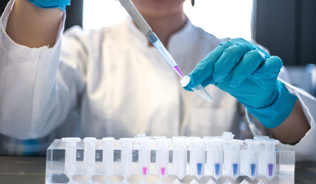 Ελπίδες για θεραπεία του HIV; Τι έδειξε η μέθοδος «kick and kill» στα ποντίκια