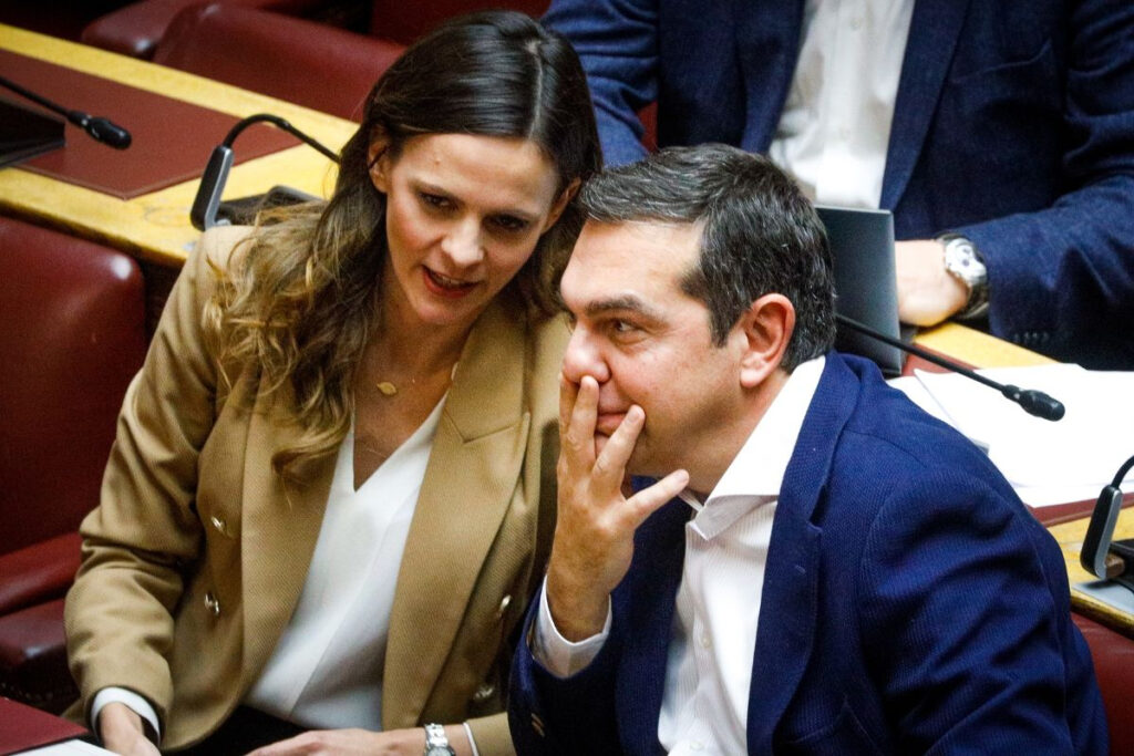 Τσίπρας για οικονομία με Αχτσιόγλου, Χαρίτση και Χουλιαράκη – που επαναδραστηριοποιείται