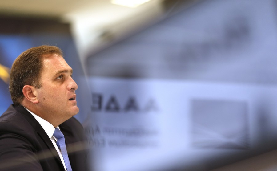Αυστηροποίηση ποινών για βία κατά στελεχών της ΑΑΔΕ