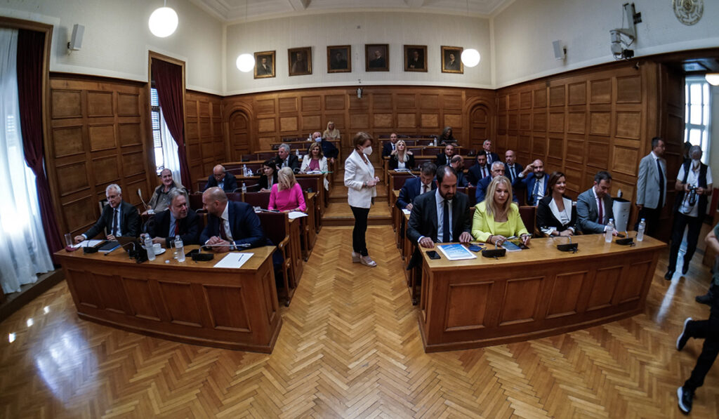 Εξεταστική για υποκλοπές: Ασφυκτικός «γαλάζιος» έλεγχος» – Ούτε τα πρακτικά θα διανέμονται στα μέλη της Επιτροπής