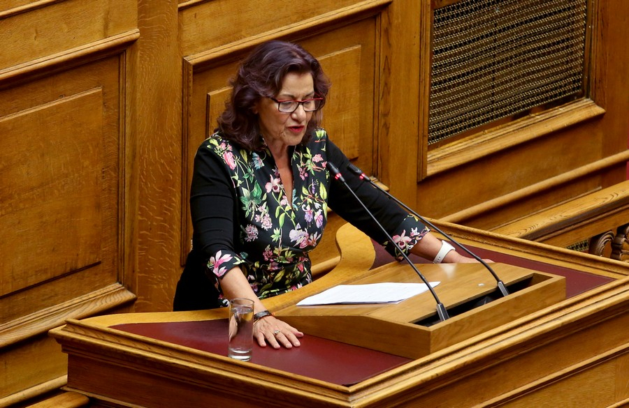 Φωτίου: «Να μας πει ο Κυριάκος Μητσοτάκης ποια επιδόματα θα κόψει»