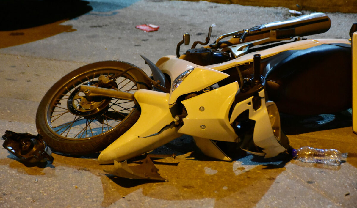 Αργολίδα: Σφοδρή σύγκρουση μοτοσικλέτας σε μάντρα