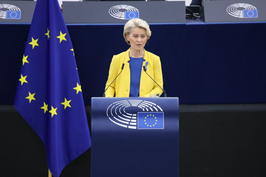 «Κόφτης» στην ενέργεια τις ώρες αιχμής, πλαφόν στα υπερκέρδη των εταιρειών – Όσα ανακοίνωσε η Φον ντερ Λάιεν