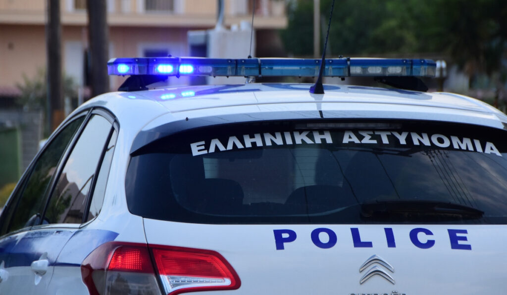Καλλιθέα: Κινηματογραφικό «ριφιφί» σε κατασκευαστική εταιρία – Άνοιξαν τρύπα στον τοίχο