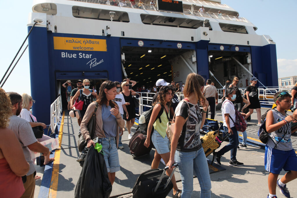 Κατόπιν εορτής η κυβέρνηση συσκέπτεται για τα πανάκριβα ακτοπλοϊκά – Οι ταξιδιώτες έχουν ήδη πληρώσει το «μάρμαρο»
