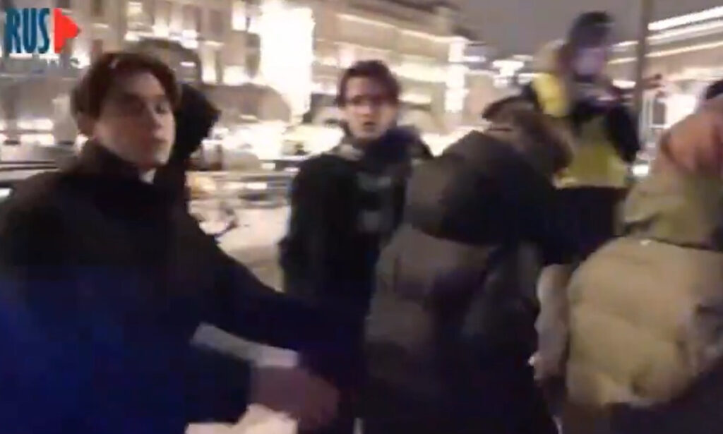 Συλλήψεις διαδηλωτών και δημοσιογράφου στη Ρωσία – Βίντεο