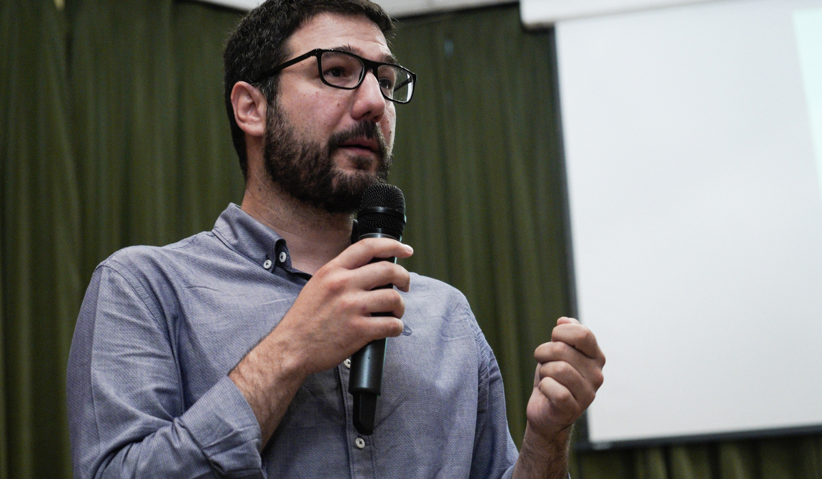 Ηλιόπουλος: Η πιο κρίσιμη δημοσκόπηση είναι ότι ο κόσμος δεν μπορεί να βγάλει τον μήνα