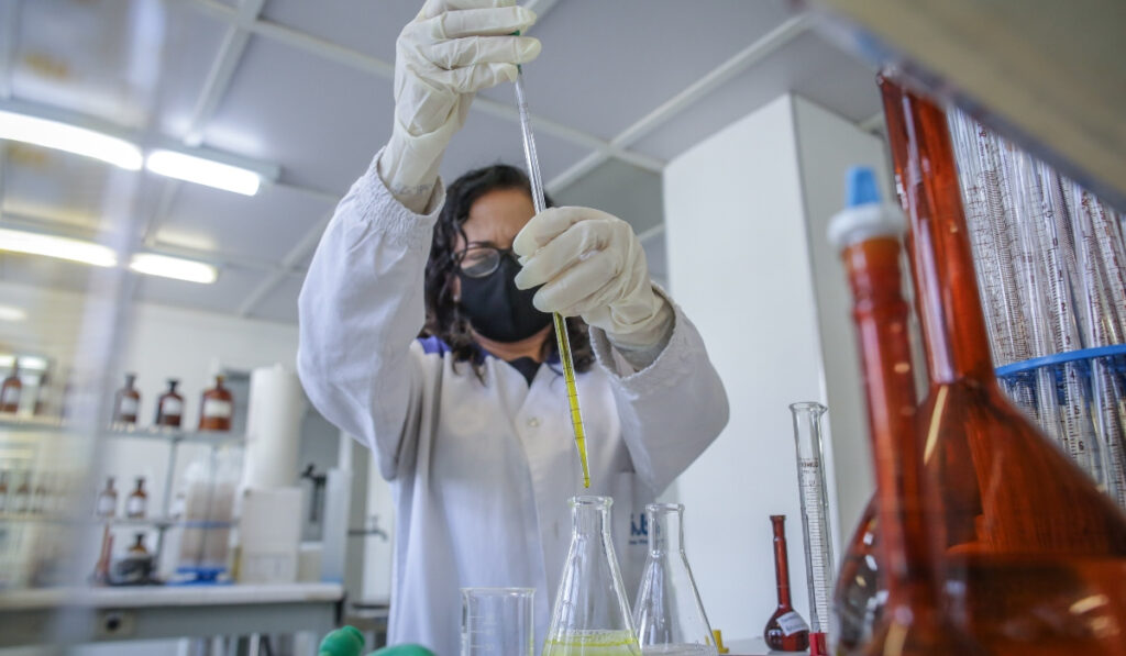 Μονοκλωνικά αντισώματα: Το μοναδικό που είναι αποτελεσματικό για όλες τις υποπαραλλαγές της Όμικρον