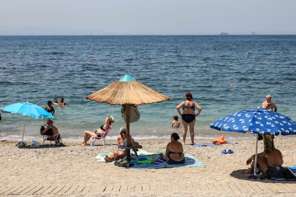 Μικρές… ανάσες δροσιάς για 4 ημέρες και μετά πάλι καύσωνας διαρκείας με 43άρια