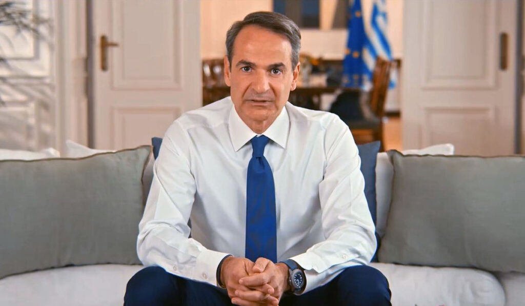 «Γυρίζουμε πίσω ή προχωράμε μπροστά;» – Το πρώτο προεκλογικό σποτ της ΝΔ