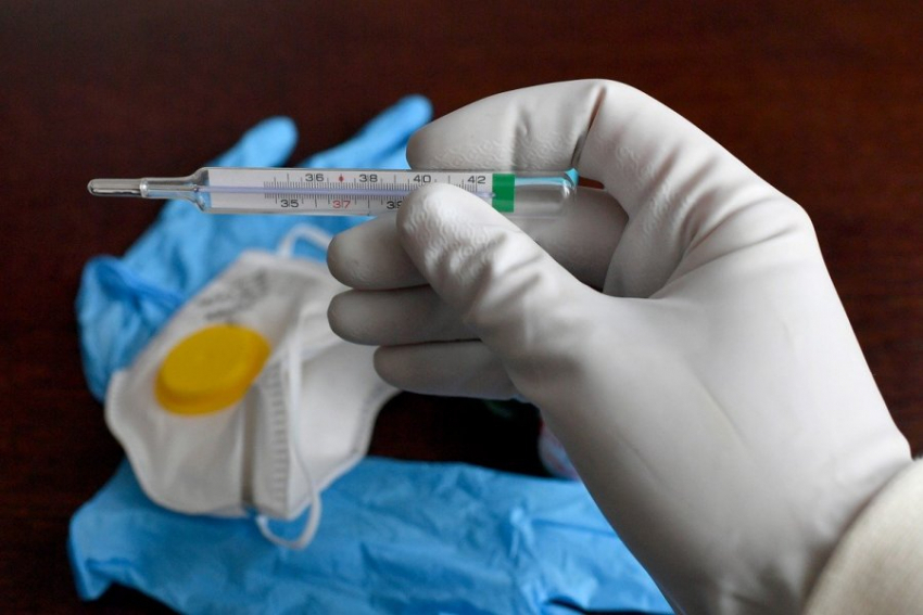 COVID-19: Αυτά τα συμπτώματα επιμένουν μήνες μετά τη μόλυνση