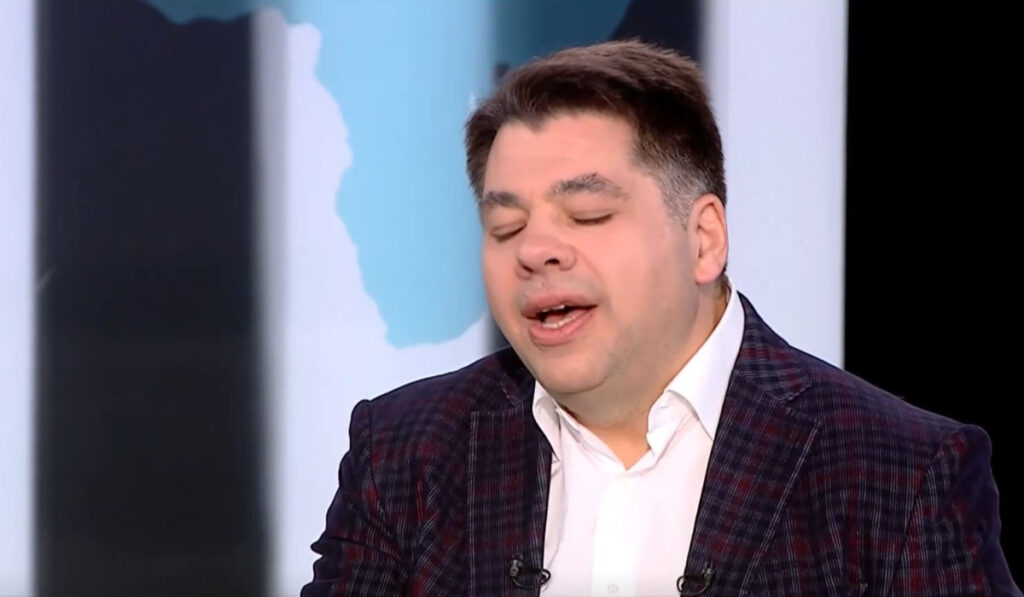 «Η καρδιά με πηγαίνει εμένα»: Ο Τζορτζ Τσούνης σιγοτραγουδά Ρέμο – «Είμαι ο Γιώργος από τον Πλάτανο»