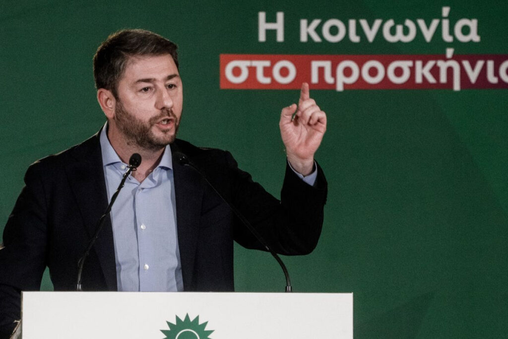Ο Ανδρουλάκης σηκώνει το γάντι που του πέταξε ο Μητσοτάκης και ξεκινά τον πόλεμο