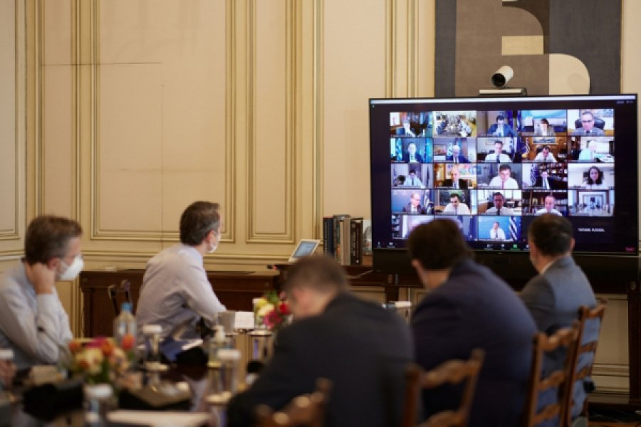 Πρωθυπουργός μόνος στην… πτήση γράφει-σβήνει: Ποια ονόματα ακούγονται για τον ανασχηματισμό