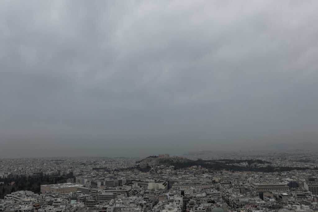 Meteo: Τοπικές βροχές την Τετάρτη 26/4 – Αυξημένες συγκεντρώσεις Σαχαριανής σκόνης