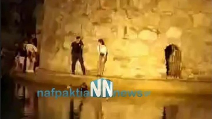 Ναύπακτος: 17χρονος έπεσε από τον Φάρο και τραυματίστηκε σοβαρά