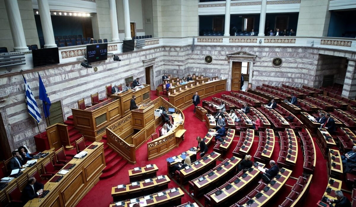 Ορκίζεται σήμερα η Βουλή των «δύο ημερών» – Ποια η διαδικασία με φόντο τις δεύτερες εκλογές